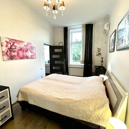 V&O Whitechocolateapt 800 M To Opera إلفيف المظهر الخارجي الصورة